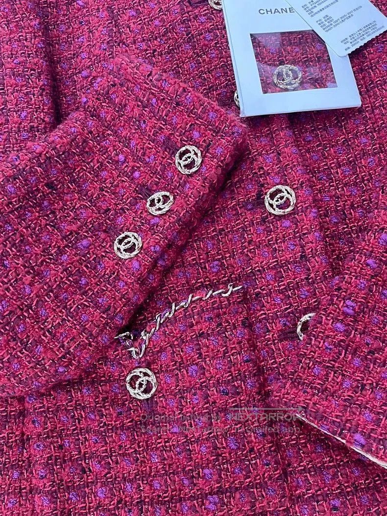 Chanel Chanel 23B Red Gold Button Jacket. Size US M / EU 48-50 / 2 - 2 Thumbnail