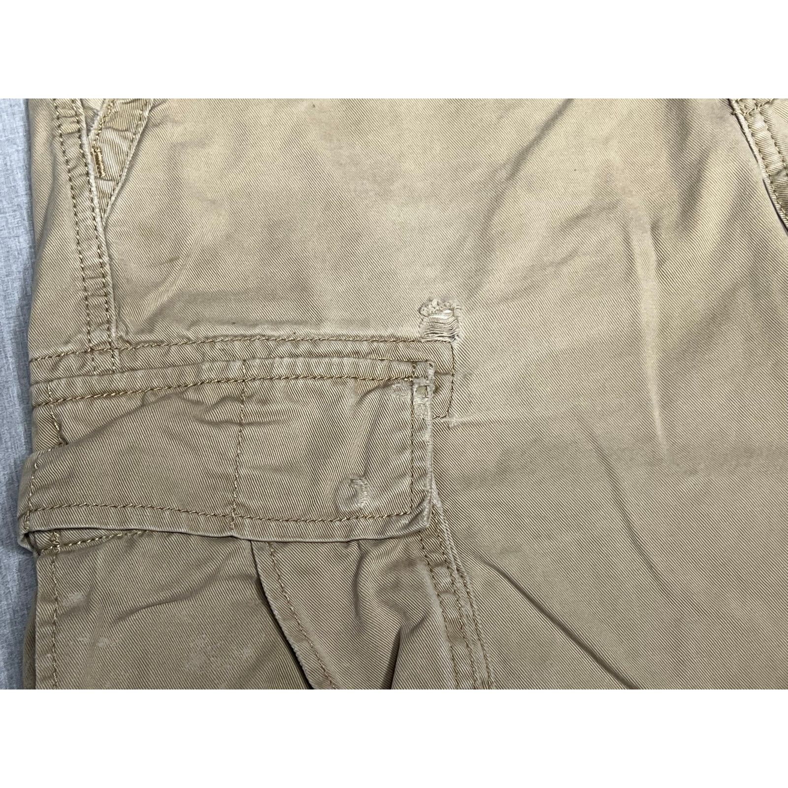Levi's Vintage Levi’s The Original Jeans Tan Cargo Shorts 32 Size US 32 / EU 48 - 8 Thumbnail