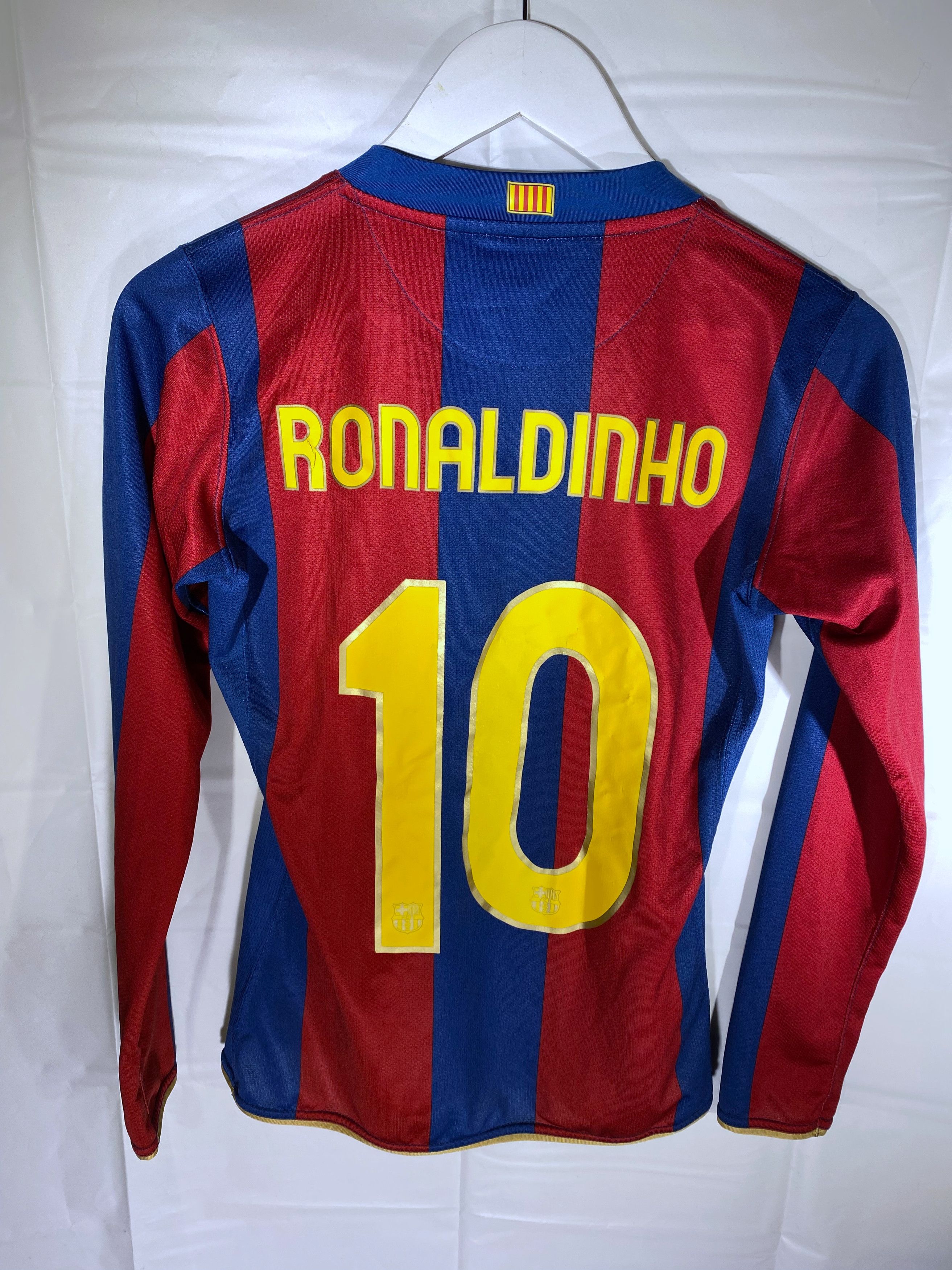 Soccer Jersey FC Barcelona Nike Ronaldinho #10 Soccer 2006 jersey