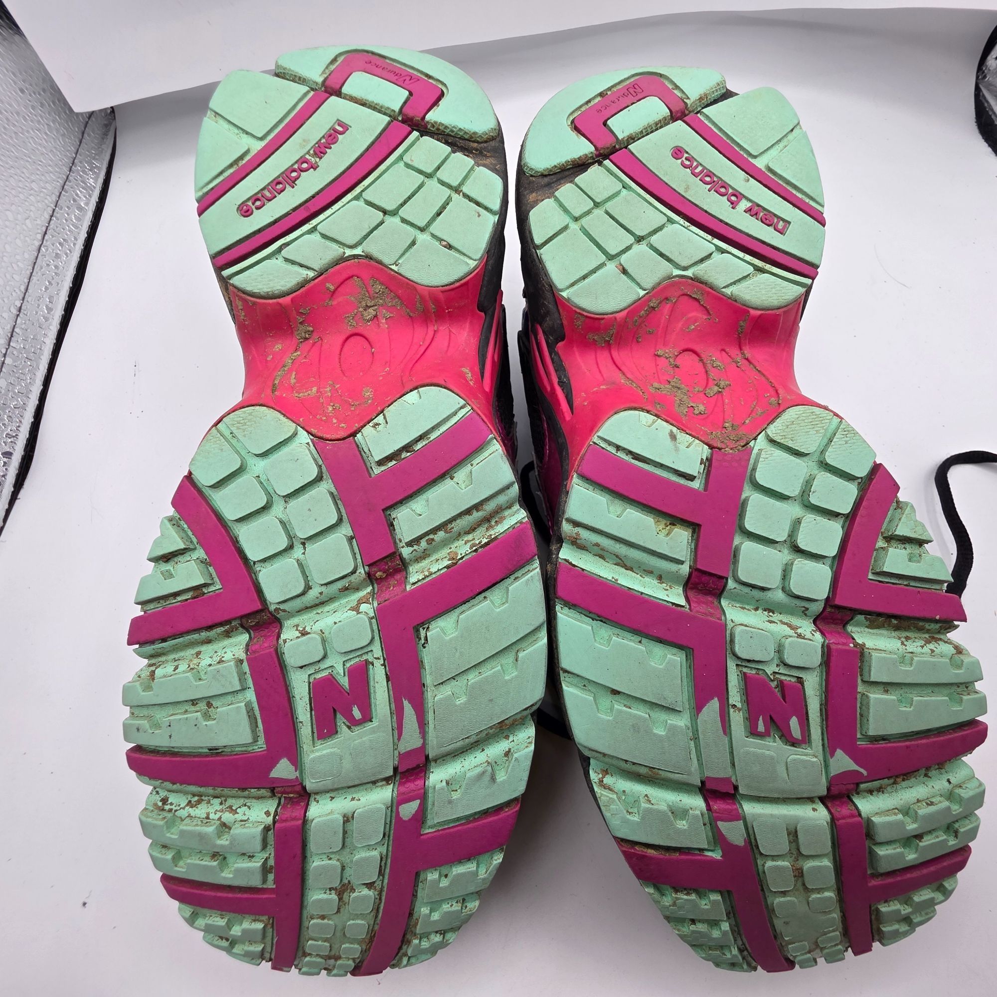 New Balance New Balance 725v1 Neon Nights Pack Womens Size 7 Black Pink Size US 7 / IT 37 - 8 Thumbnail
