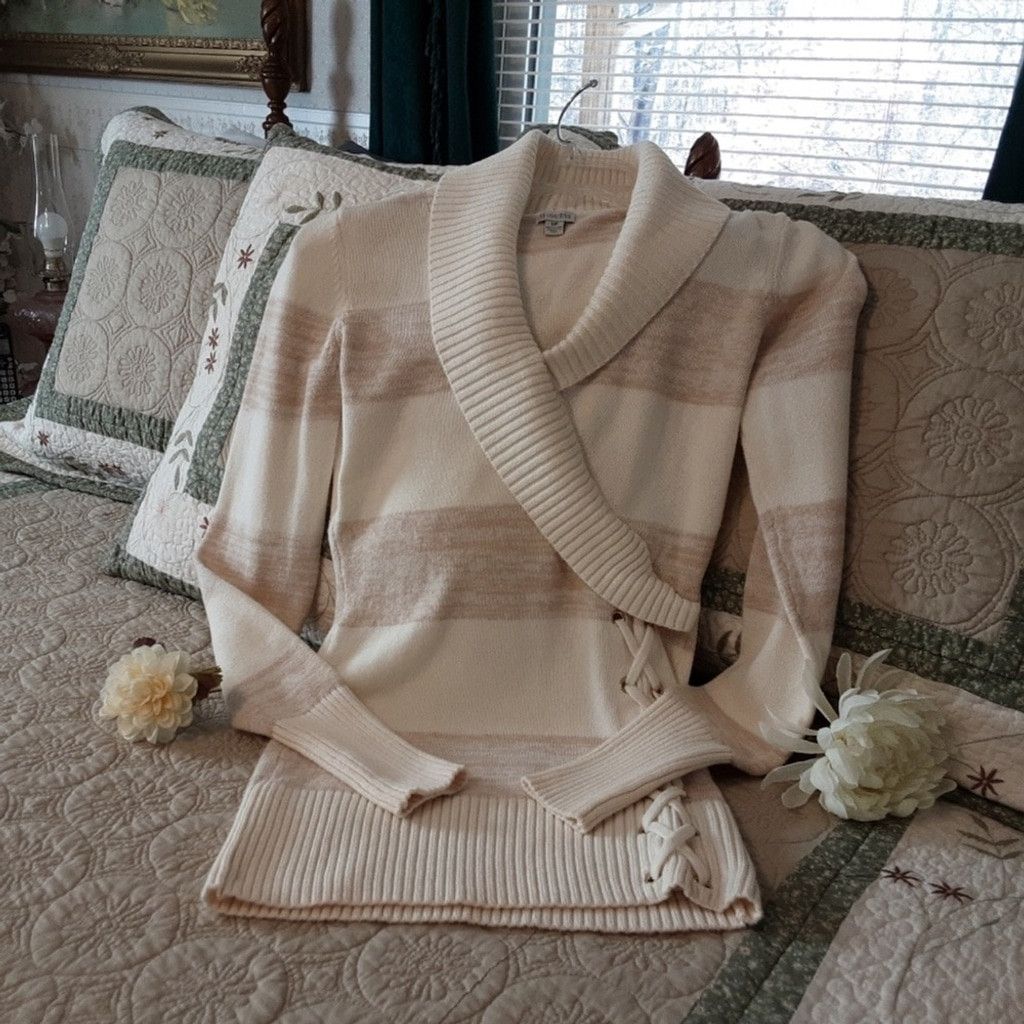 Guess Guess Women's Fitted Beige + Cream Striped Crossover Collar Size XS / US 0-2 / IT 36-38 - 4 Thumbnail