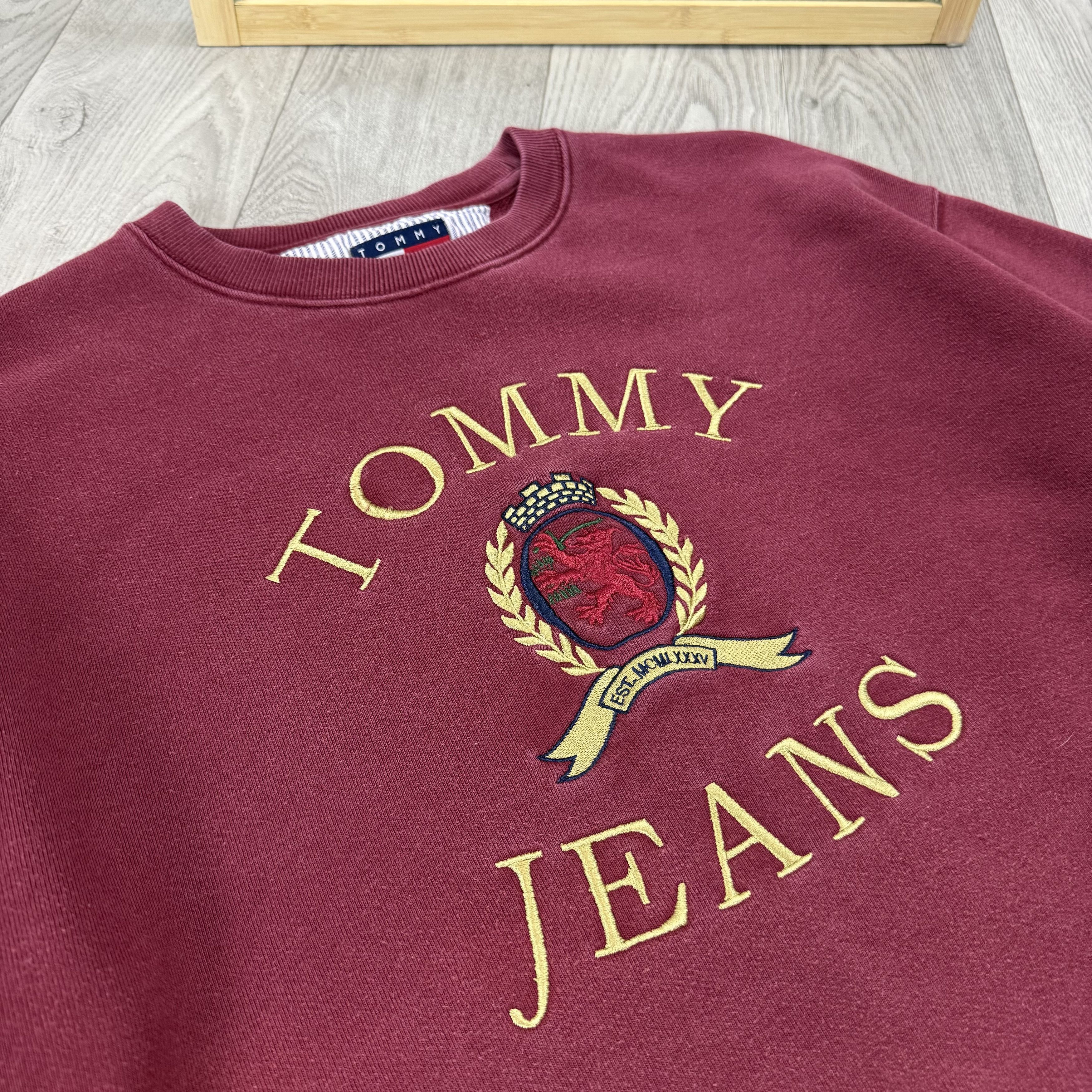Tommy Jeans Tommy Jeans 90s Embroidered Crewneck Sweatshirt Size US XL / EU 56 / 4 - 10 Thumbnail