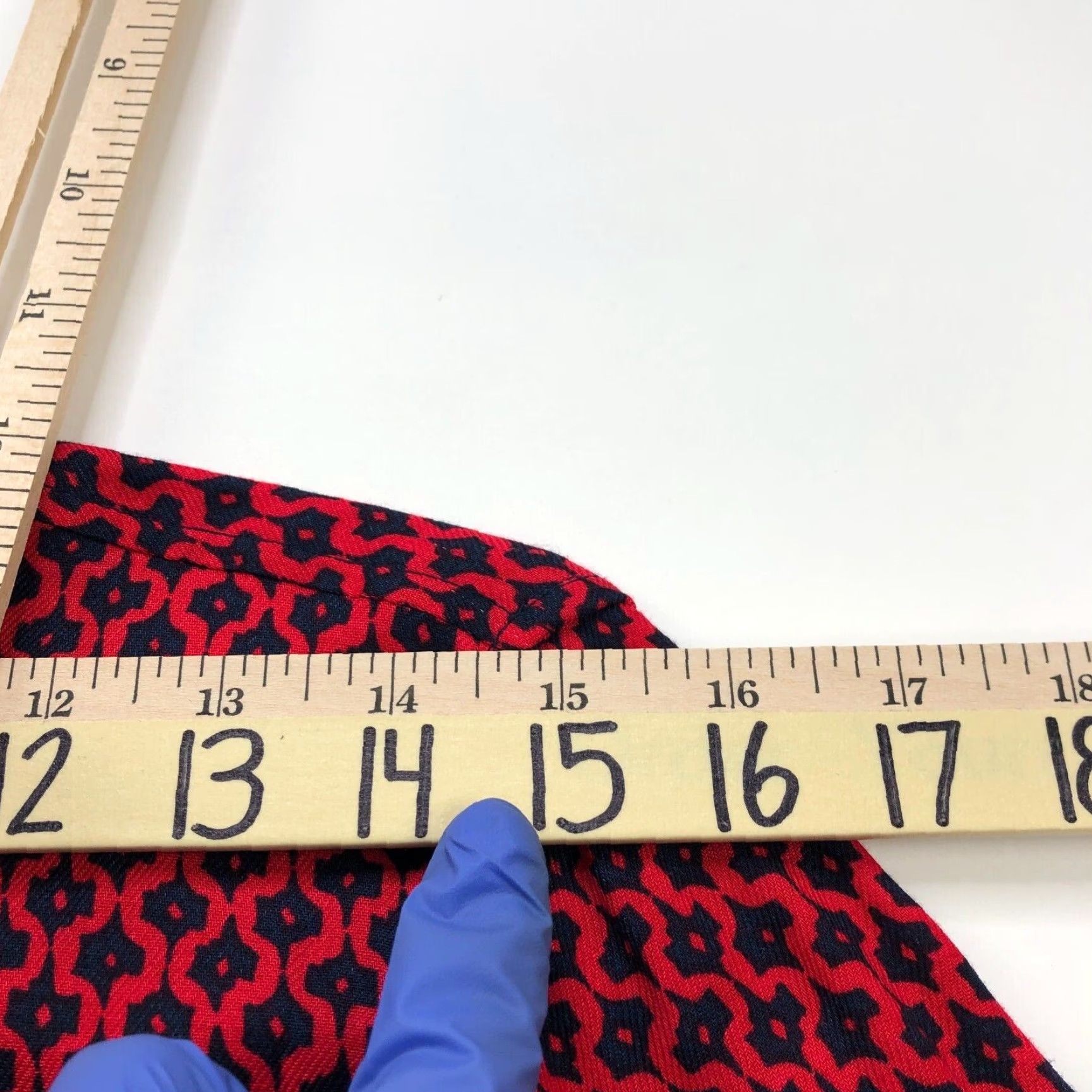 Banana Republic Banana Republic Shirt Button-Up All Over Print Long Sleeve Boyfriend Fit Red Women's M Casual Geometric 4.24 Vintage No Size M / US 6-8 / IT 42-44 - 7 Thumbnail