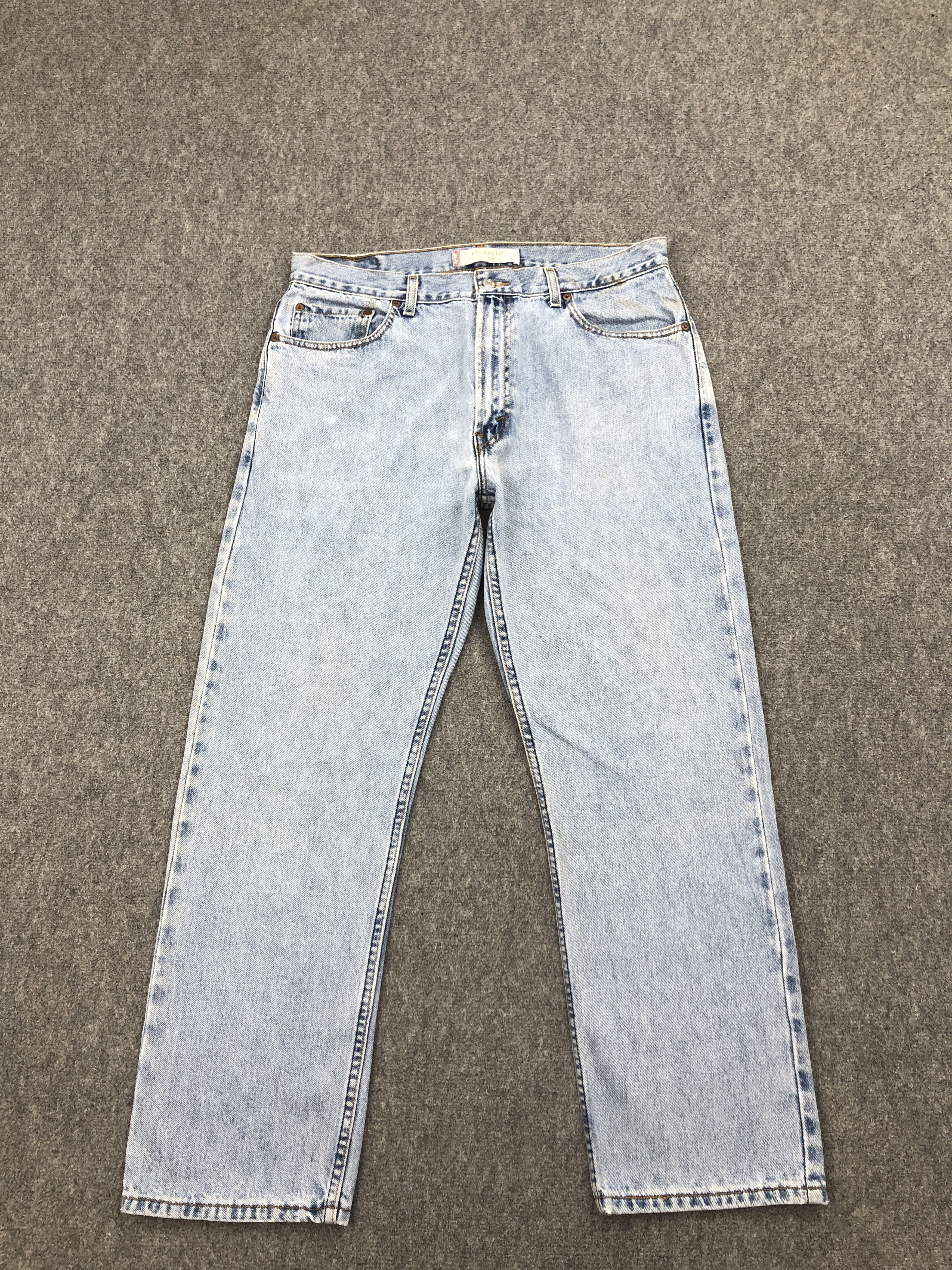Light Washed Vintage Levi's 505 Denim Jeans