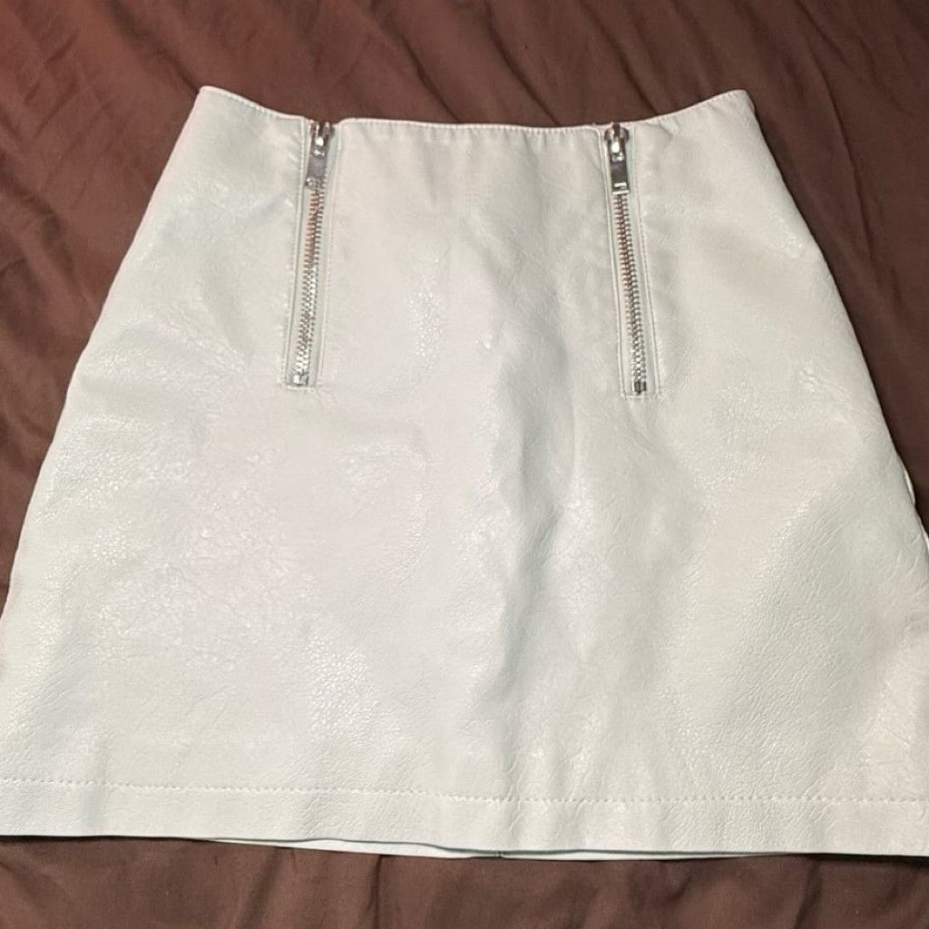 Forever 21 White light blue Leather mini skirt Size 27" / US 4 / IT 40 - 1 Thumbnail