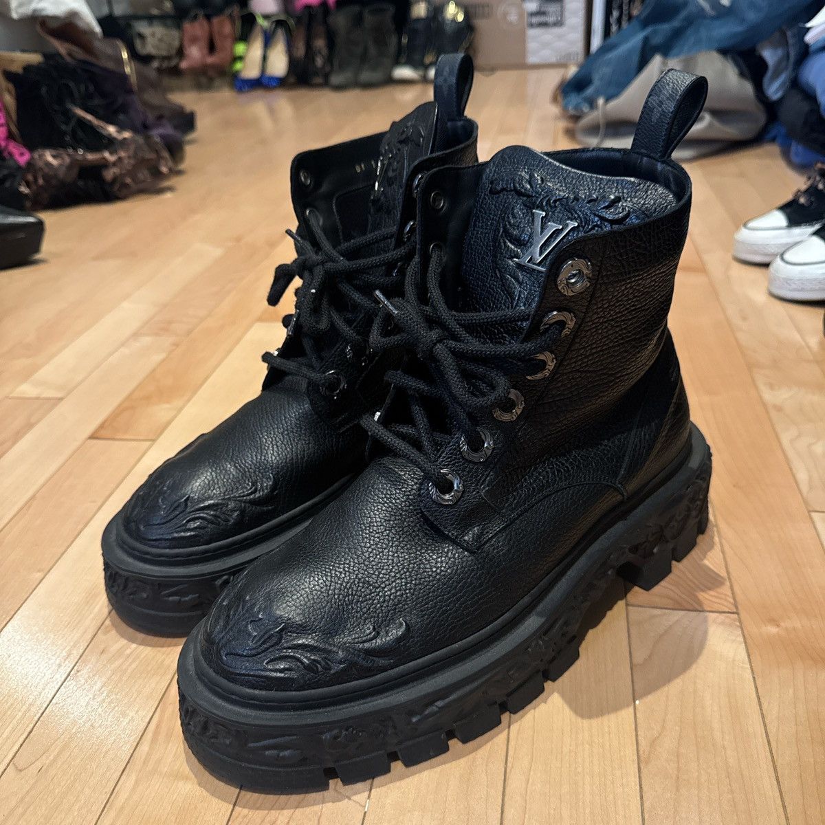 Louis Vuitton Louis Vuitton Baroque Ranger boots Size US 10 / EU 43 - 1 Thumbnail