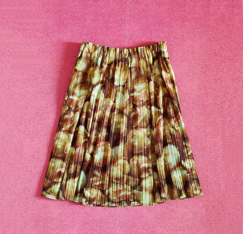 Issey Miyake Issey Miyake size:3 Digital printed cream popcorn skirt Size 22" - 2 Thumbnail