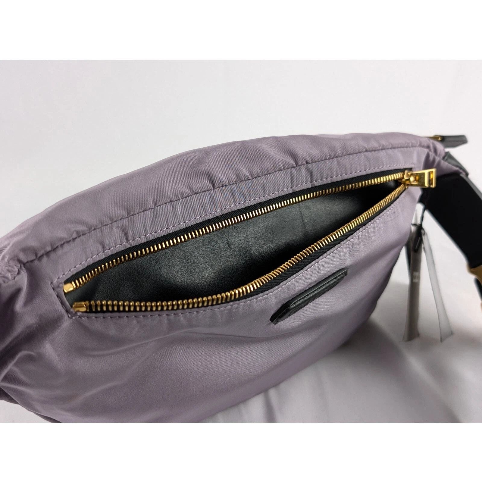 Tom Ford o1rshd1 Size: OS / Men Belt Bags in Lavander/Black Size ONE SIZE - 9 Thumbnail