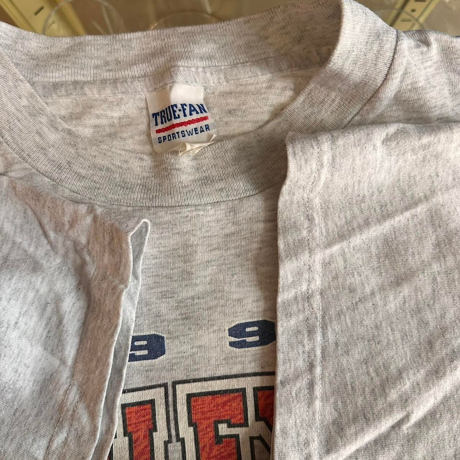 Vintage Vintage 1997 Detroit Red Wings vs Philadelphia Flyers Shirt Size US L / EU 52-54 / 3 - 7 Thumbnail