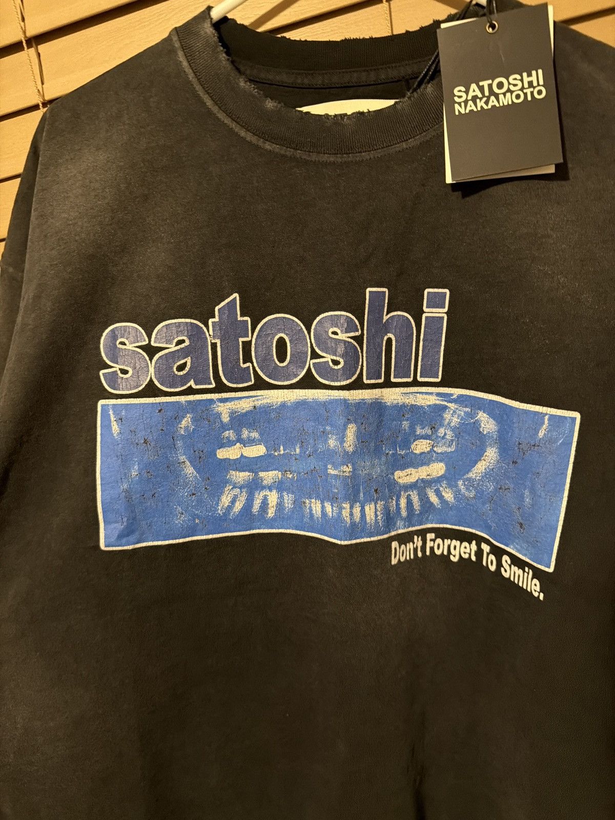 Satoshi Nakamoto Satoshi Nakamoto “Don’t Forget to Smile” XXL New* 26 collect Size US XXL / EU 58 / 5 - 2 Thumbnail