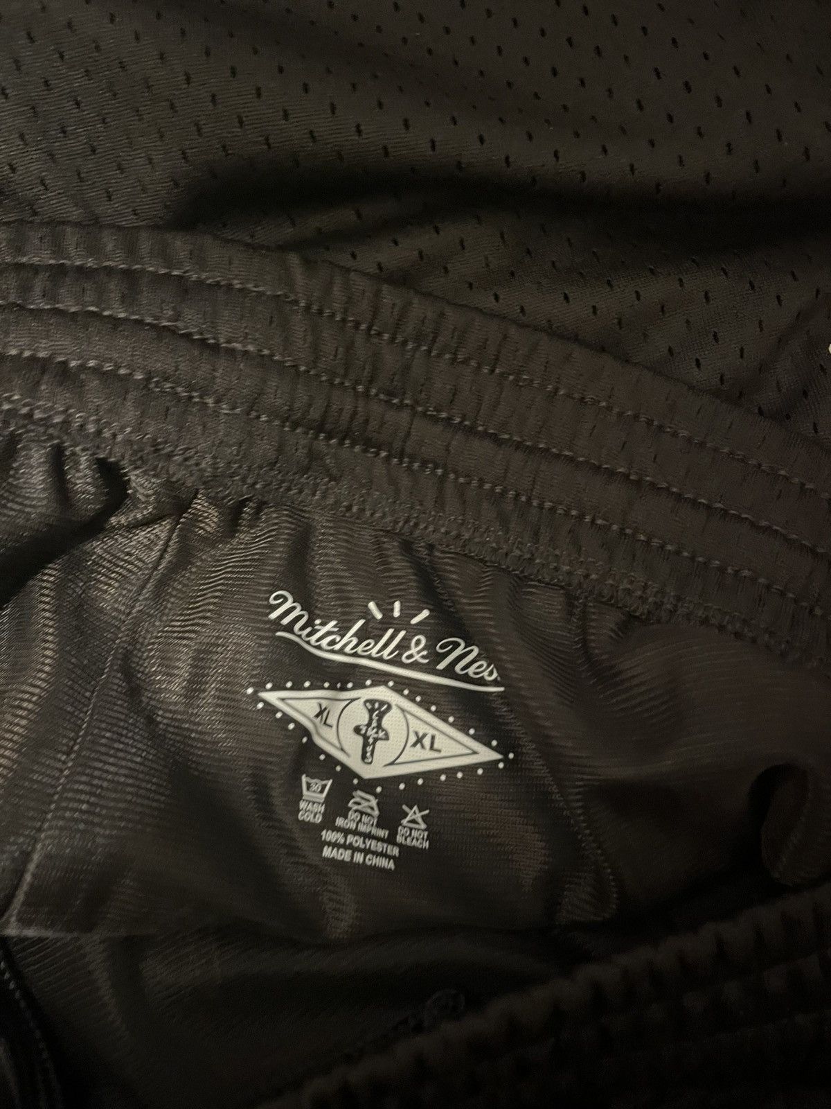 Mitchell & Ness × Travis Scott Wisconsin Badgers x Travis Scott Shorts Size US 38 / EU 54 - 4 Thumbnail