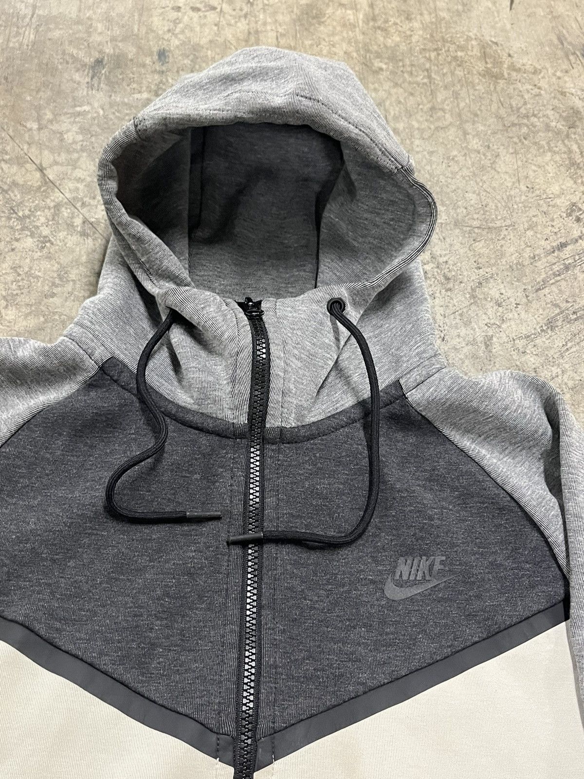 Nike Nike tech jacket streetwear hype rare drill size medium Size US M / EU 48-50 / 2 - 9 Thumbnail