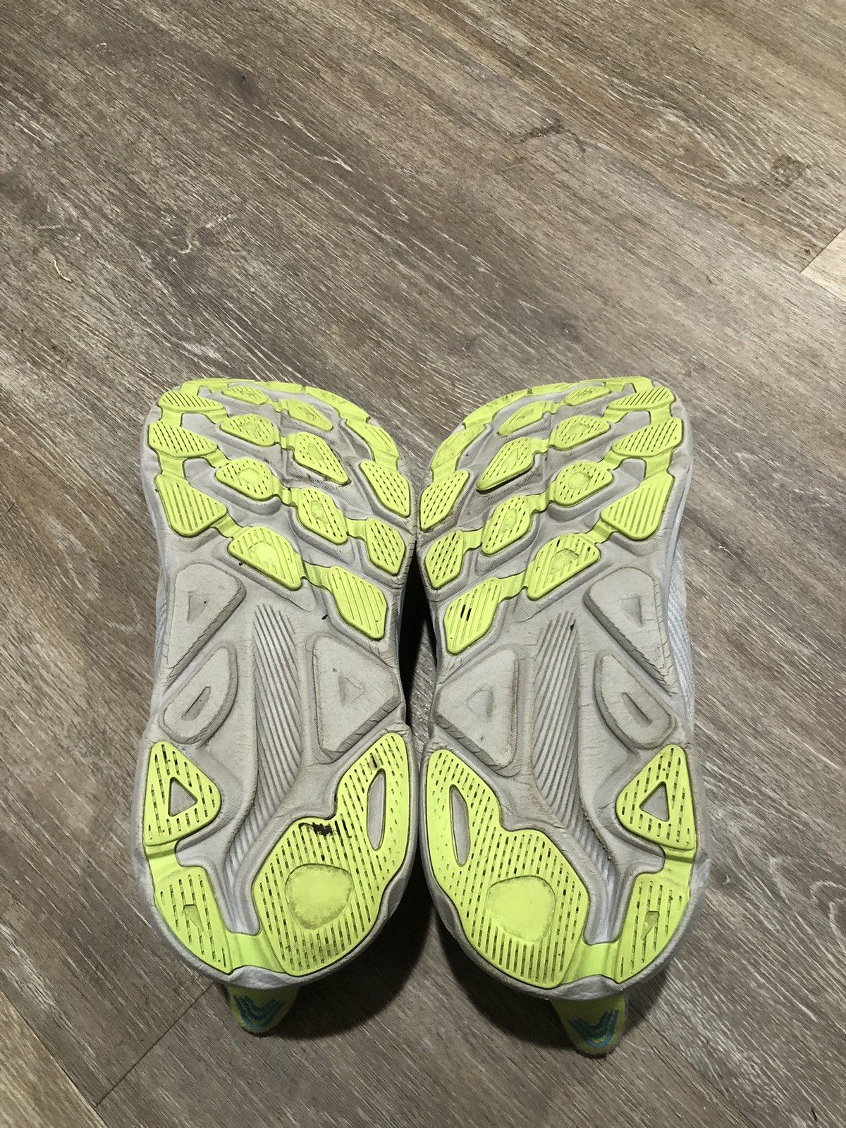 Hoka Hoka One One Clifton 9 Shoes Womens Size 9.5D Wide Size US 9.5 / IT 39.5 - 18 Thumbnail