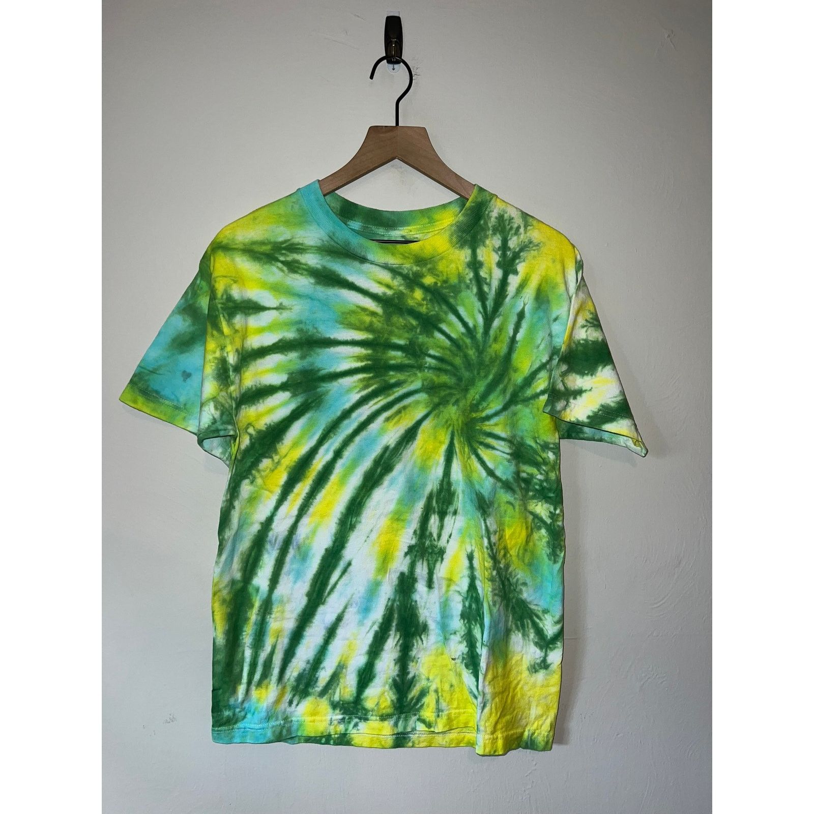 Vintage Vintage Green Spiral Tie Dye Shirt Blank Shirt Tee VTG M Size US M / EU 48-50 / 2 - 1 Thumbnail
