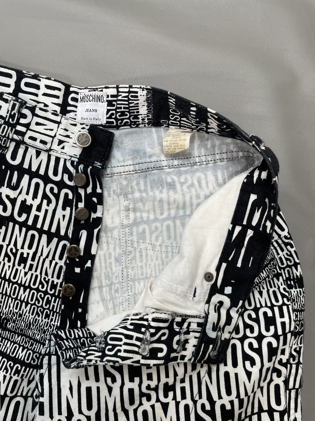 Designer × Moschino Moschino Poem Short Pants Size US 32 / EU 48 - 5 Thumbnail