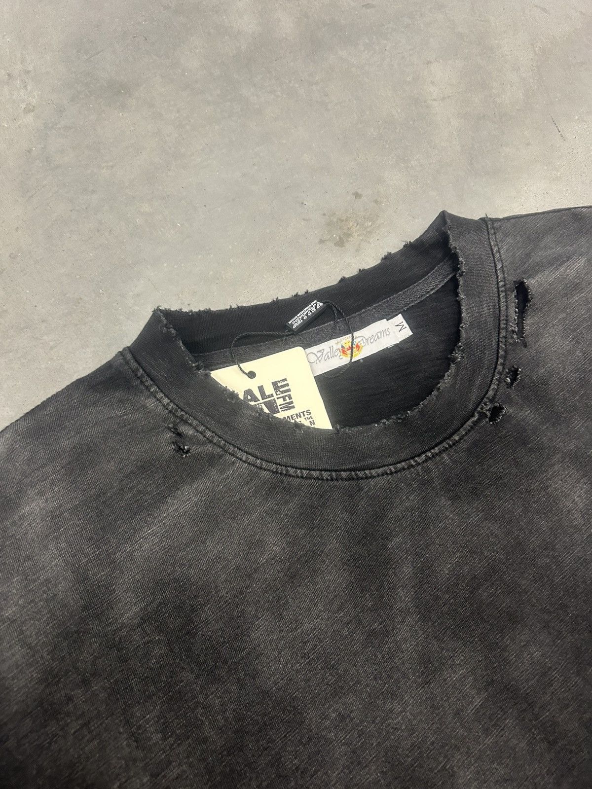 Vale Vale Forever Valley Dreams Black War Zone Tee Medium New Size US M / EU 48-50 / 2 - 3 Thumbnail
