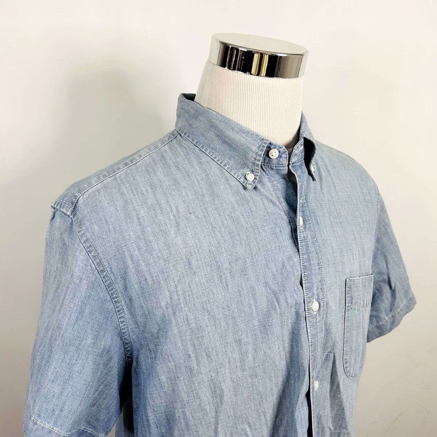 J.Crew J.CREW Chambray Shirt Short Sleeve Button-Down Slim Fit Blue Cotton Shirt Mens size L Size US L / EU 52-54 / 3 - 2 Thumbnail