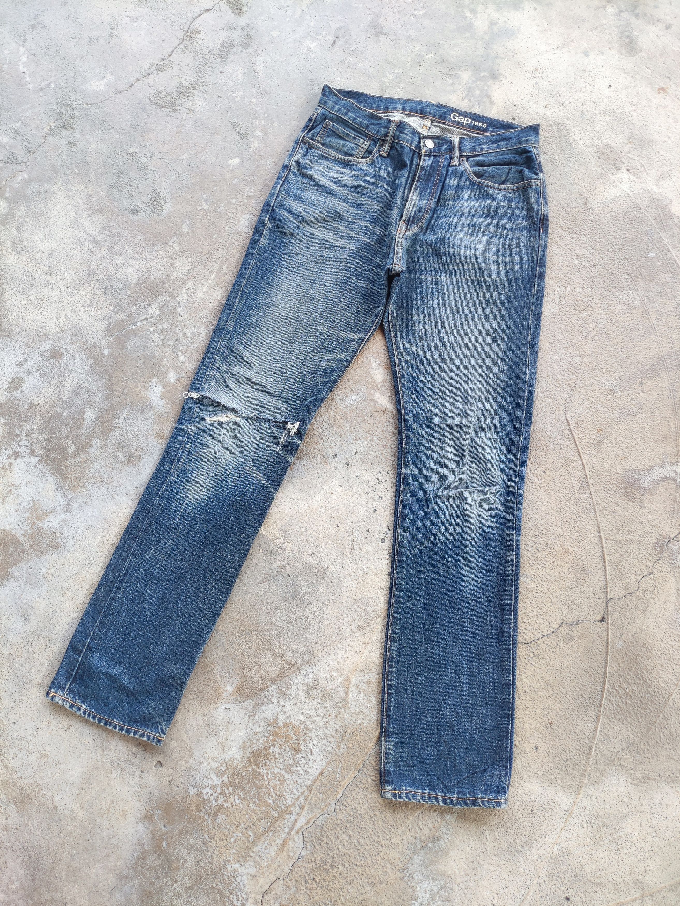 Gap × Jean Vintage Gap Distressed Faded Denim Pants Jeans W29 Size US 29 - 1 Thumbnail