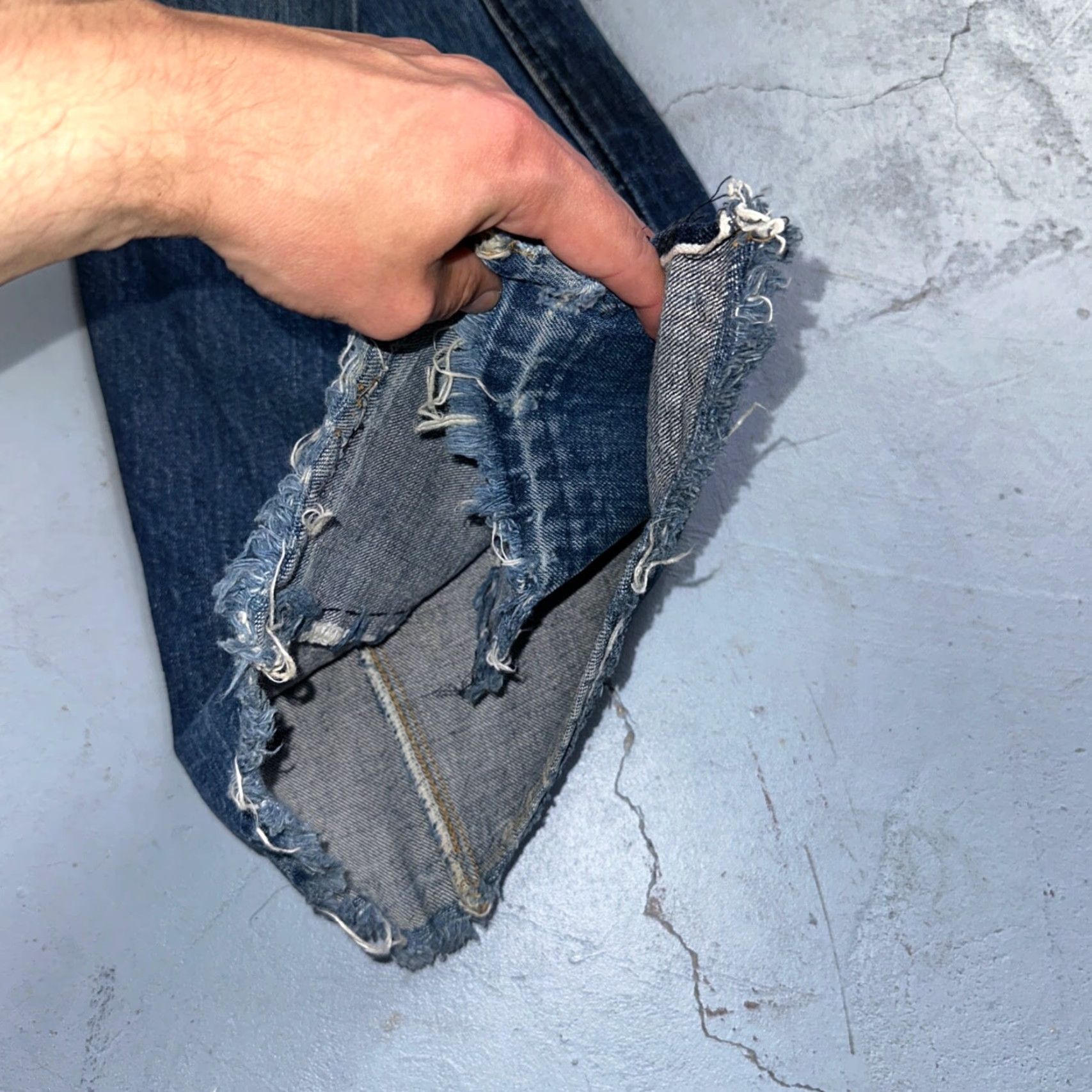 Levi's VINTAGE Levi's 501 XX Jeans 80s Redline Selvedge Blue Denim Straight 33x36 30x33 Mens USA Bootcut (Mid Rise) Distressed Button Closure Size US 33 - 5 Thumbnail