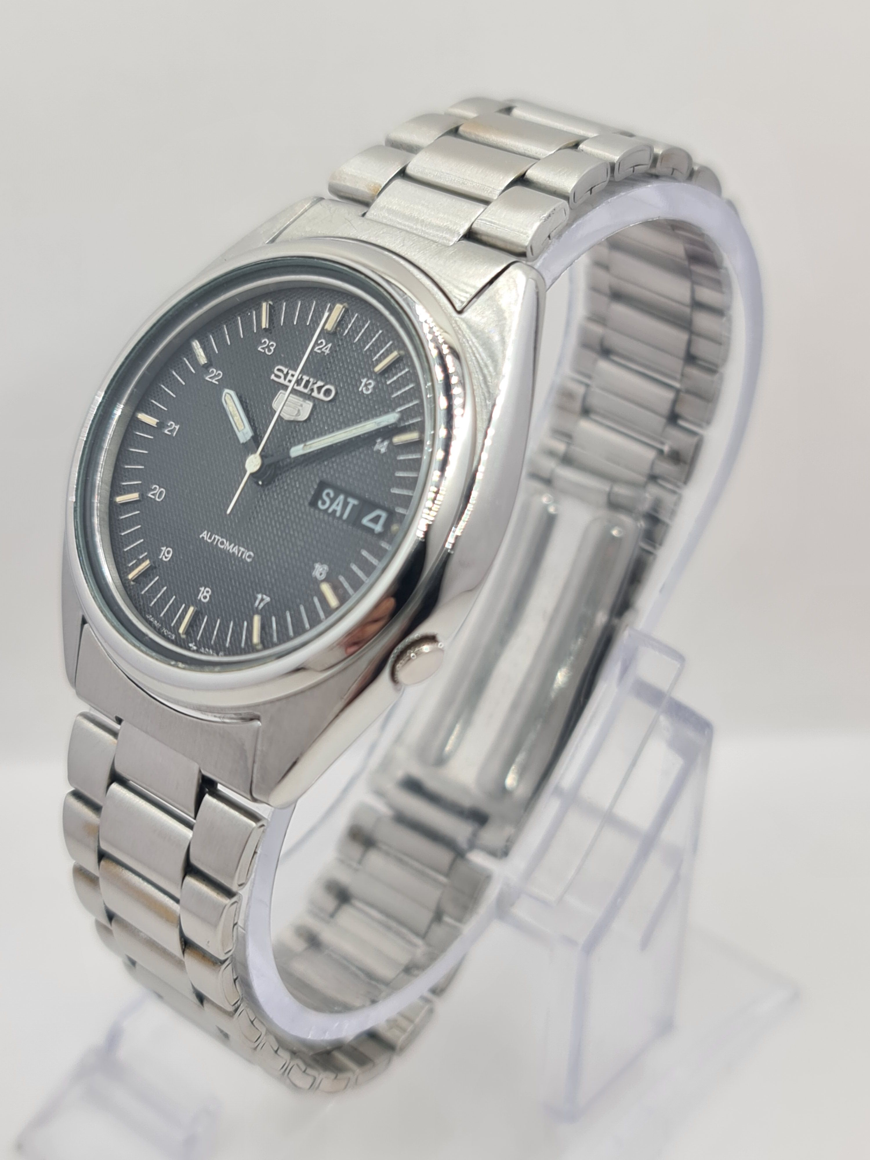Seiko vintage Seiko 5 Automatic Wrist Watch Day/Date Japan Size 36 - 3 Thumbnail