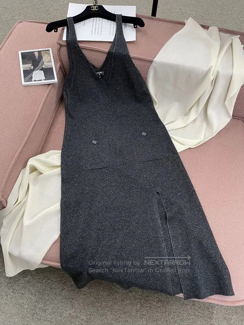 Chanel Chanel Black Sparkle V-Neck Knit Dress. Size US S / EU 44-46 / 1 - 1 Thumbnail