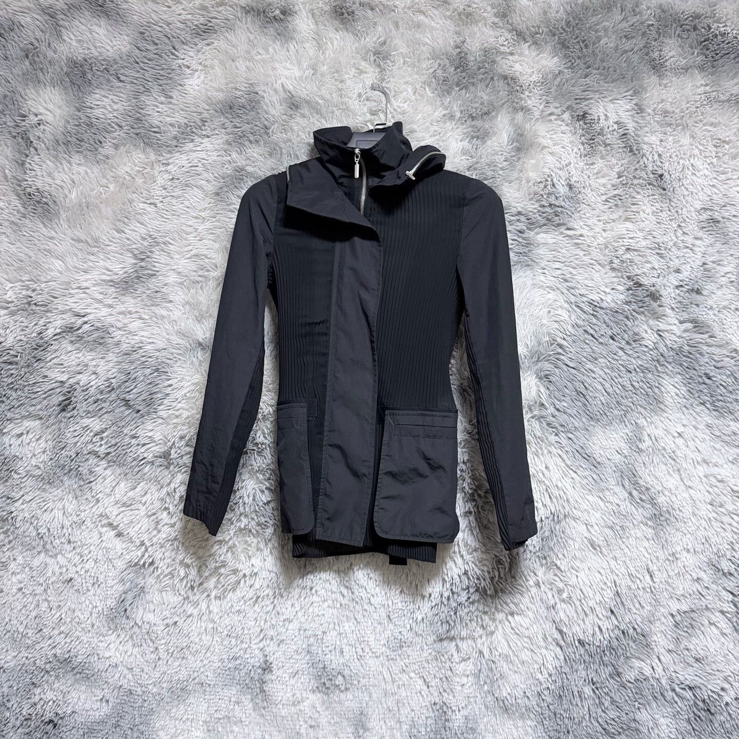 Armani Armani Jacket Outerwear Casual Size M / US 6-8 / IT 42-44 - 1 Thumbnail