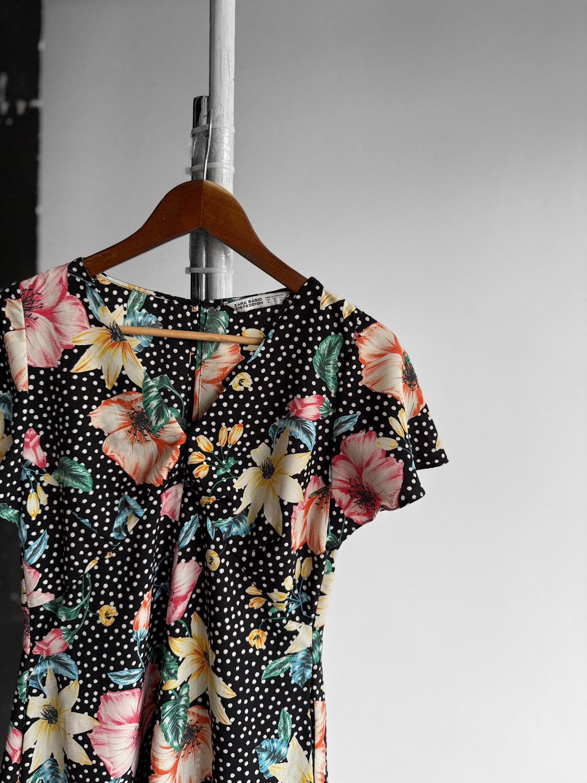 Zara Zara Basic Womens Floral Polka Dot Dress Short Sleeve V-Neck Size S / US 4 / IT 40 - 2 Thumbnail