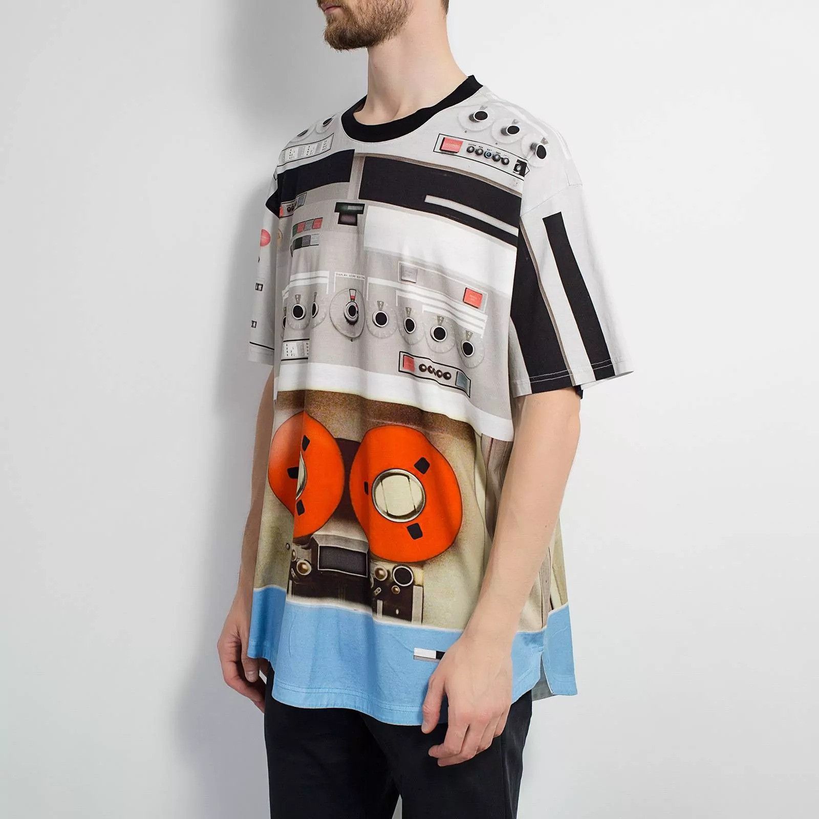 Givenchy Robot Tape Deck Print Oversized T-Shirt Size US L / EU 52-54 / 3 - 3 Thumbnail