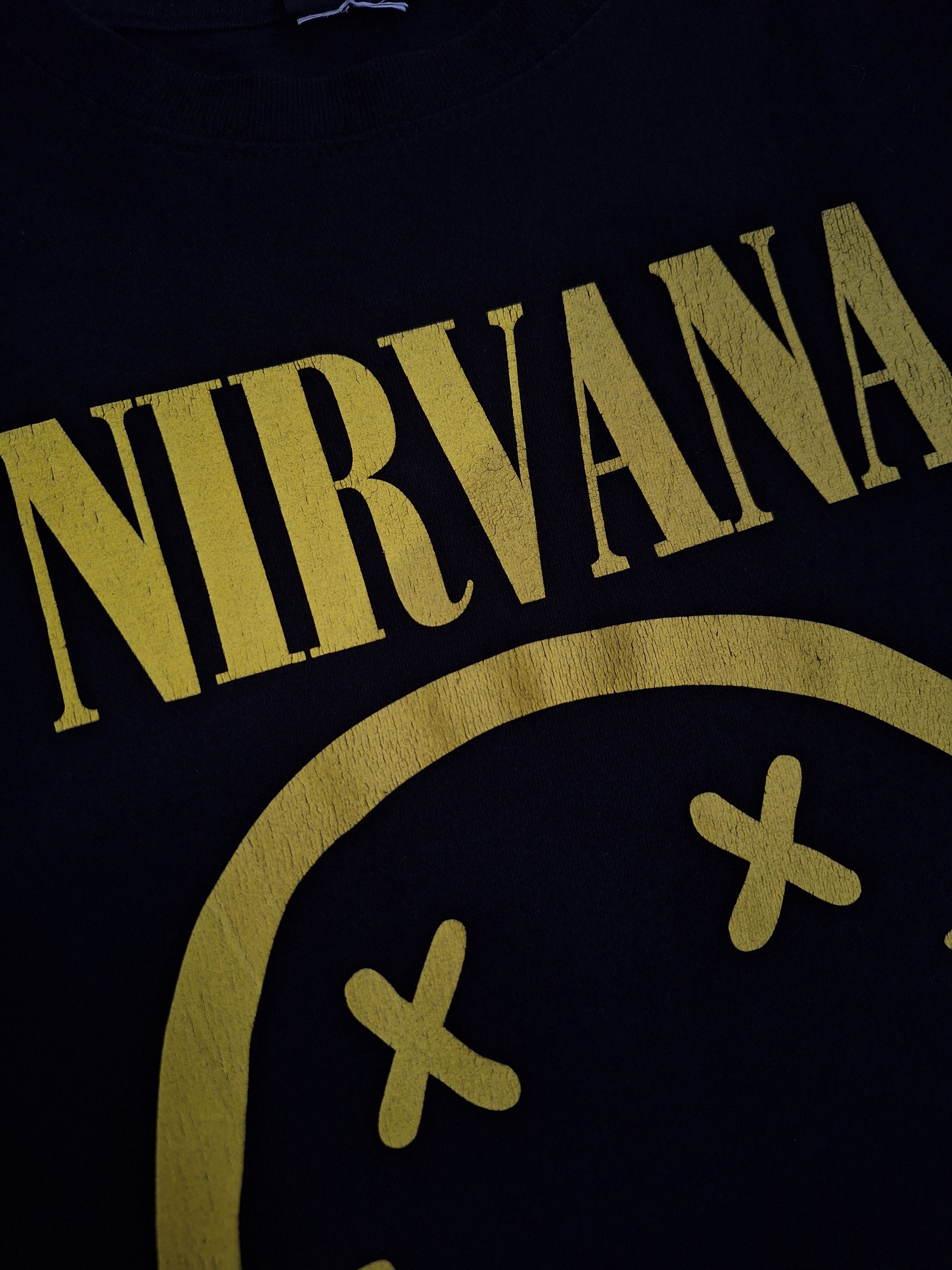 Vintage Vintage Nirvana smiley face not nevermind in utero y2k tee Size US L / EU 52-54 / 3 - 5 Thumbnail