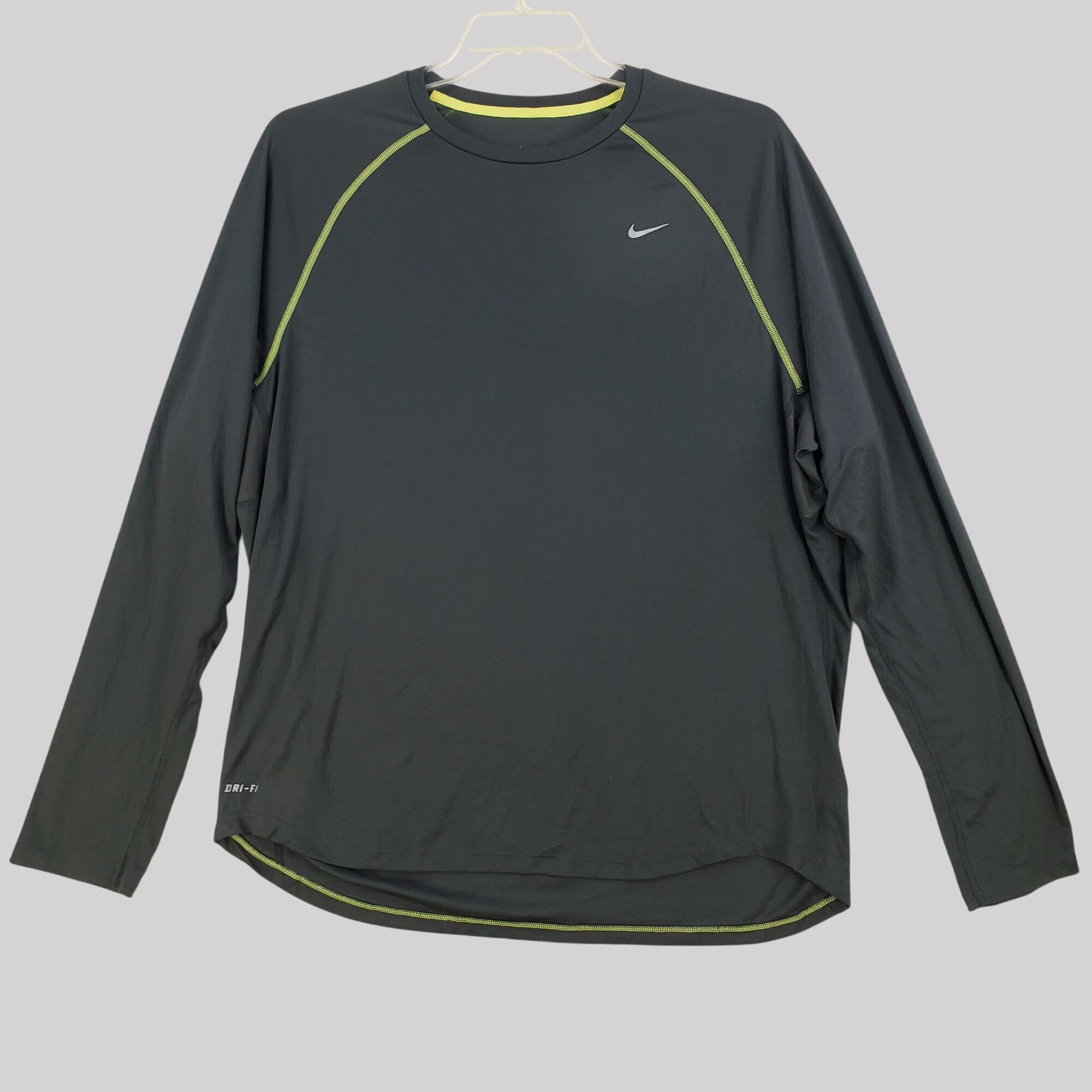 Nike Nike DriFit Long Sleeve Shirt Black Athletic Stretch Mens XL Size US XL / EU 56 / 4 - 1 Thumbnail