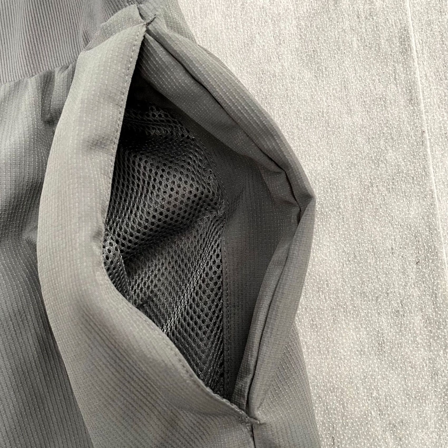 Under Armour Under Armour Pants Womens Medium Gray Loose Jogger Pockets Heatgear Ladies M NEW Size 32" / US 10 / IT 46 - 4 Thumbnail