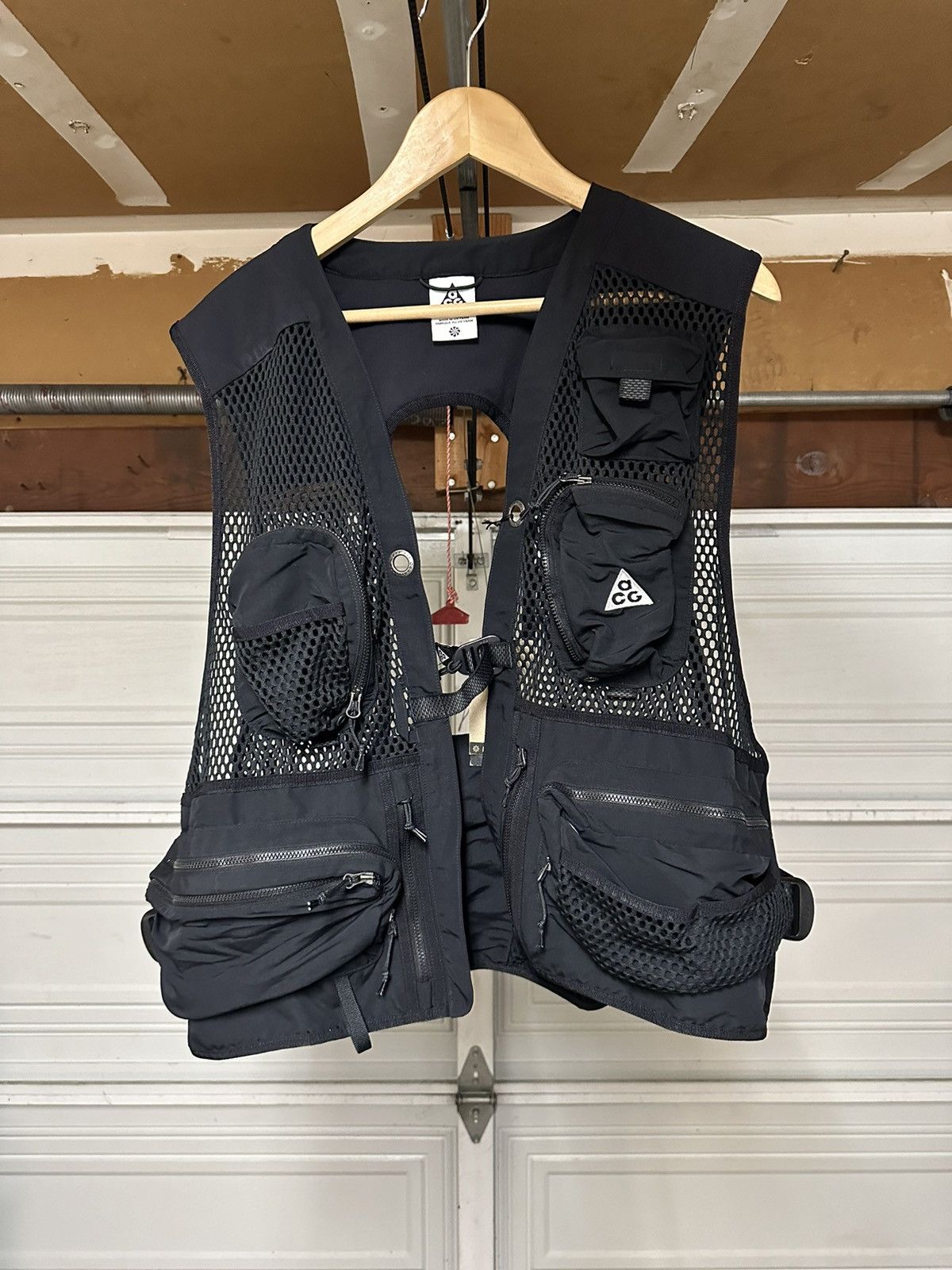 Nike Nike ACG Buttles Vest - Black - XL | Grailed