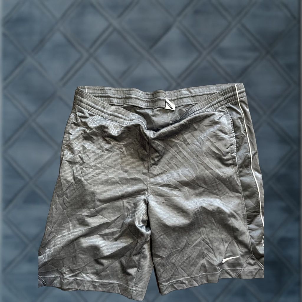 Nike VINTAGE Nike Shorts Mens Size Large Gray Basketball Athletics Size US 33 - 1 Thumbnail