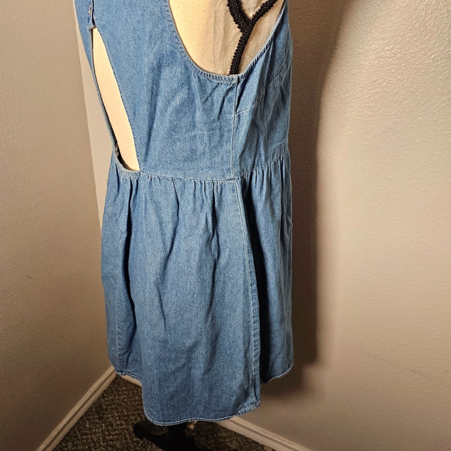 Forever 21 FOREVER 21 Women’s Dress Blue Denim Sleeveless Pockets Button Short Mini Bodycon Dress Size S / US 4 / IT 40 - 7 Thumbnail