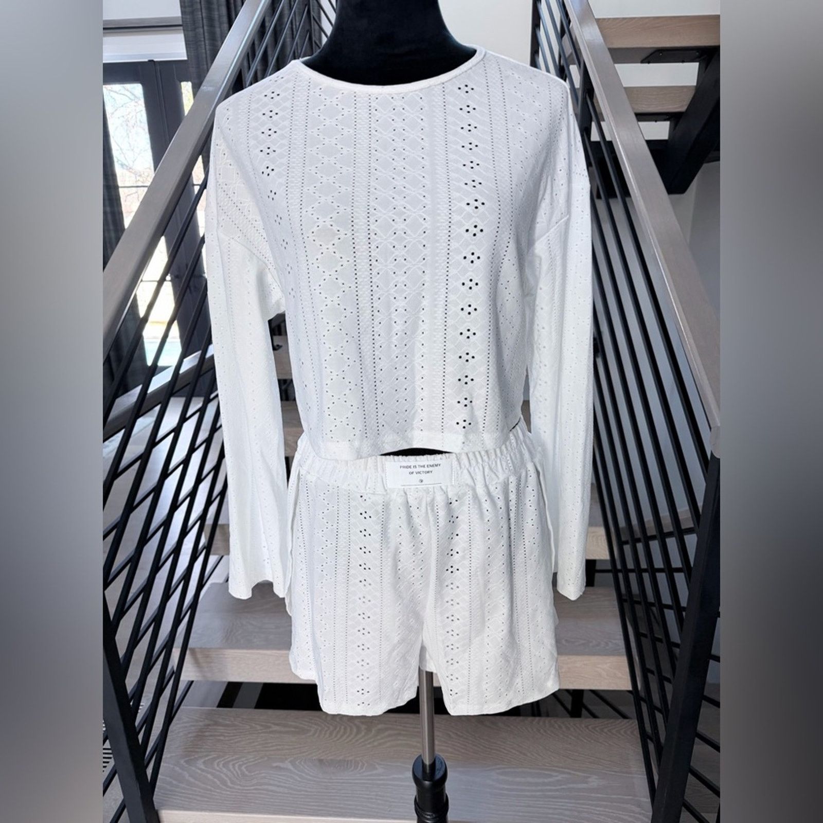 Other New Y2K White Eyelet Long Sleeve and Shorts Set size S/M Size S / US 4 / IT 40 - 5 Thumbnail