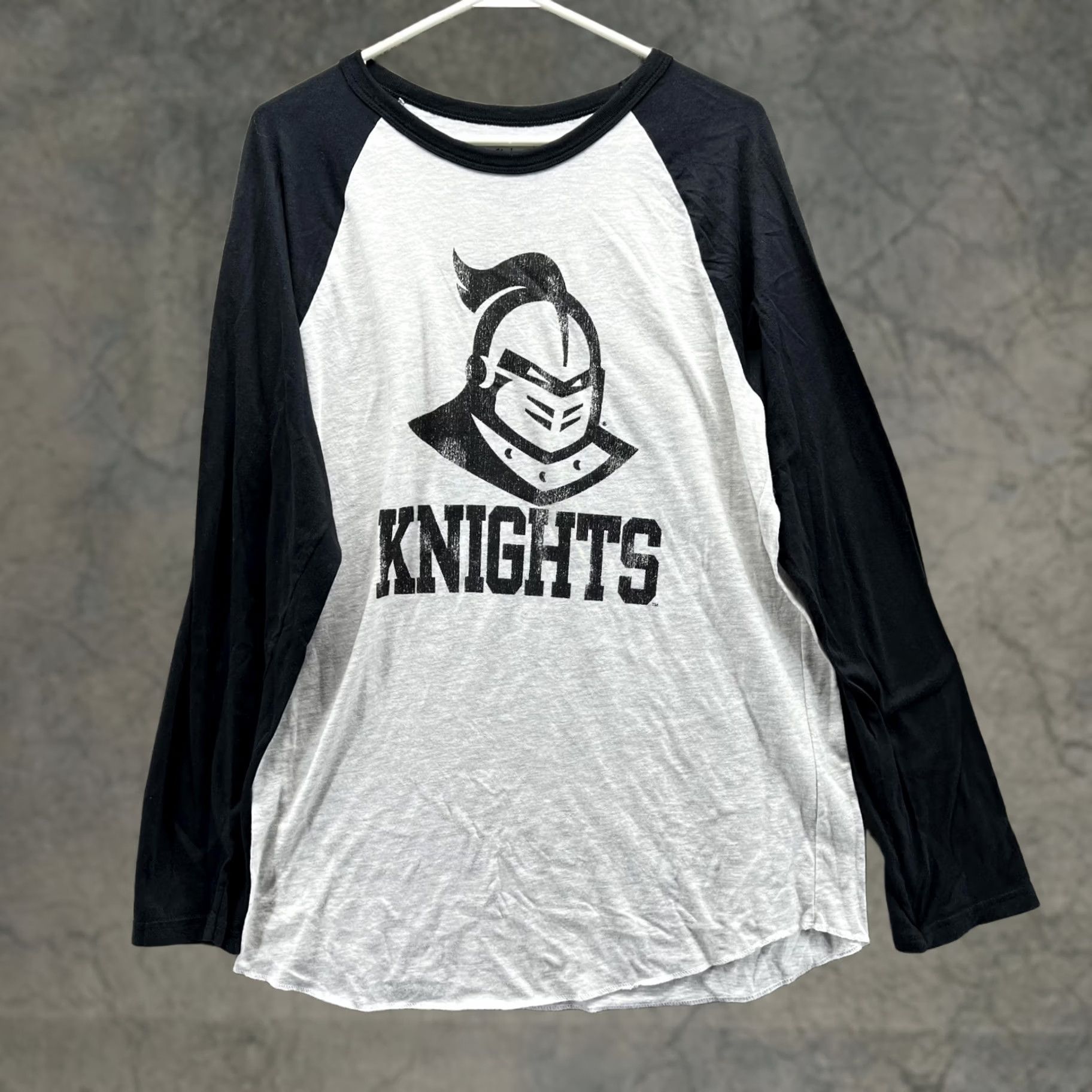 Vintage Retro Brand Knights Shirt Men Large Adult Gray Crewneck Long Sleeve T-Shirt Size US L / EU 52-54 / 3 - 1 Thumbnail