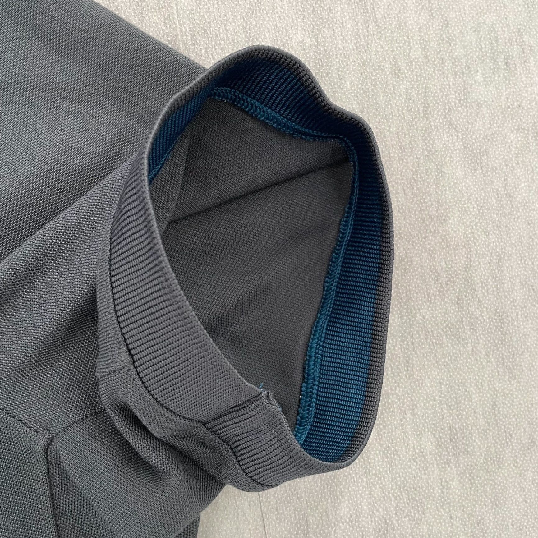 Lululemon VINTAGE Lululemon Polo Shirt Adult Small Gray Athletic Casual Mens S Size US S / EU 44-46 / 1 - 6 Thumbnail