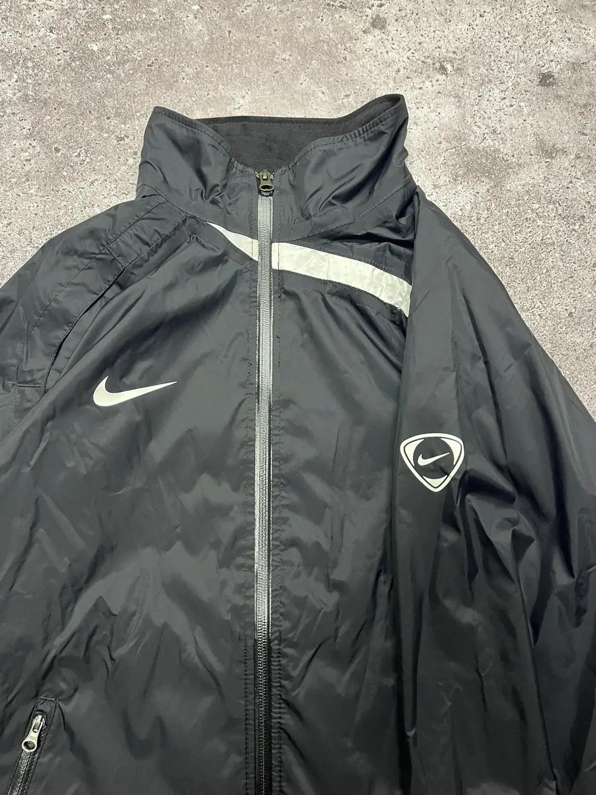 Nike Vintage Nike Black Windbreaker Jacket S White Swoosh Size US S / EU 44-46 / 1 - 2 Thumbnail
