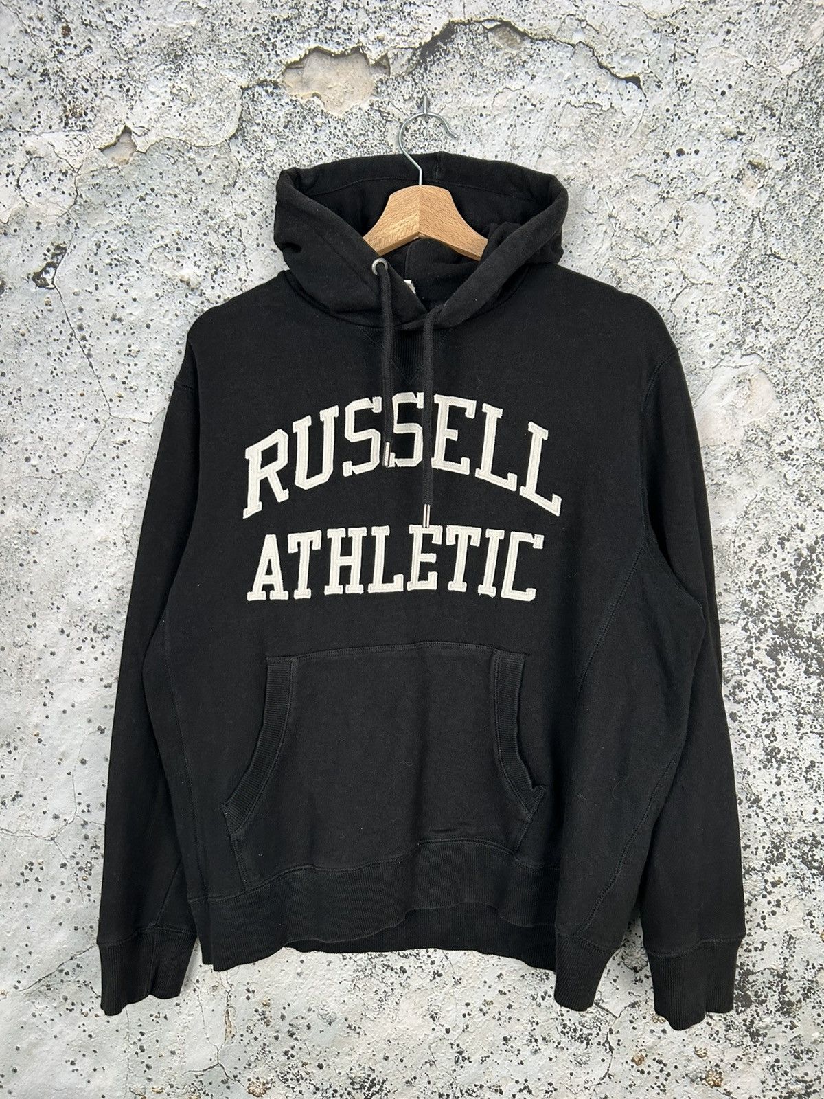 Russell Athletic Russell Athletic Black Hoodie Streetwear Rap Skate Vintage Size US M / EU 48-50 / 2 - 1 Thumbnail