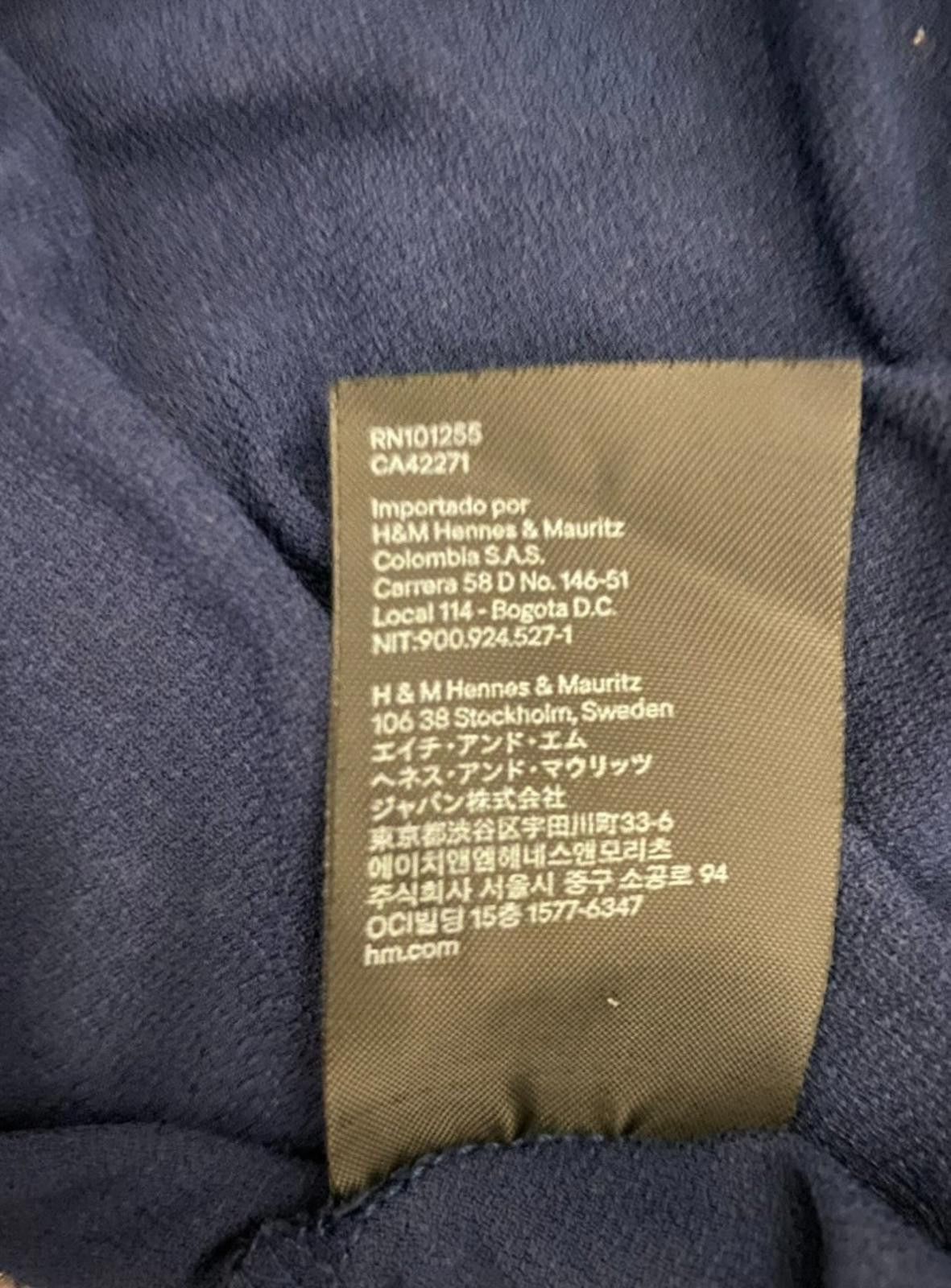 H&M H&M Loose Fit Blouse in Navy Blue (SMALL) Size S / US 4 / IT 40 - 7 Thumbnail