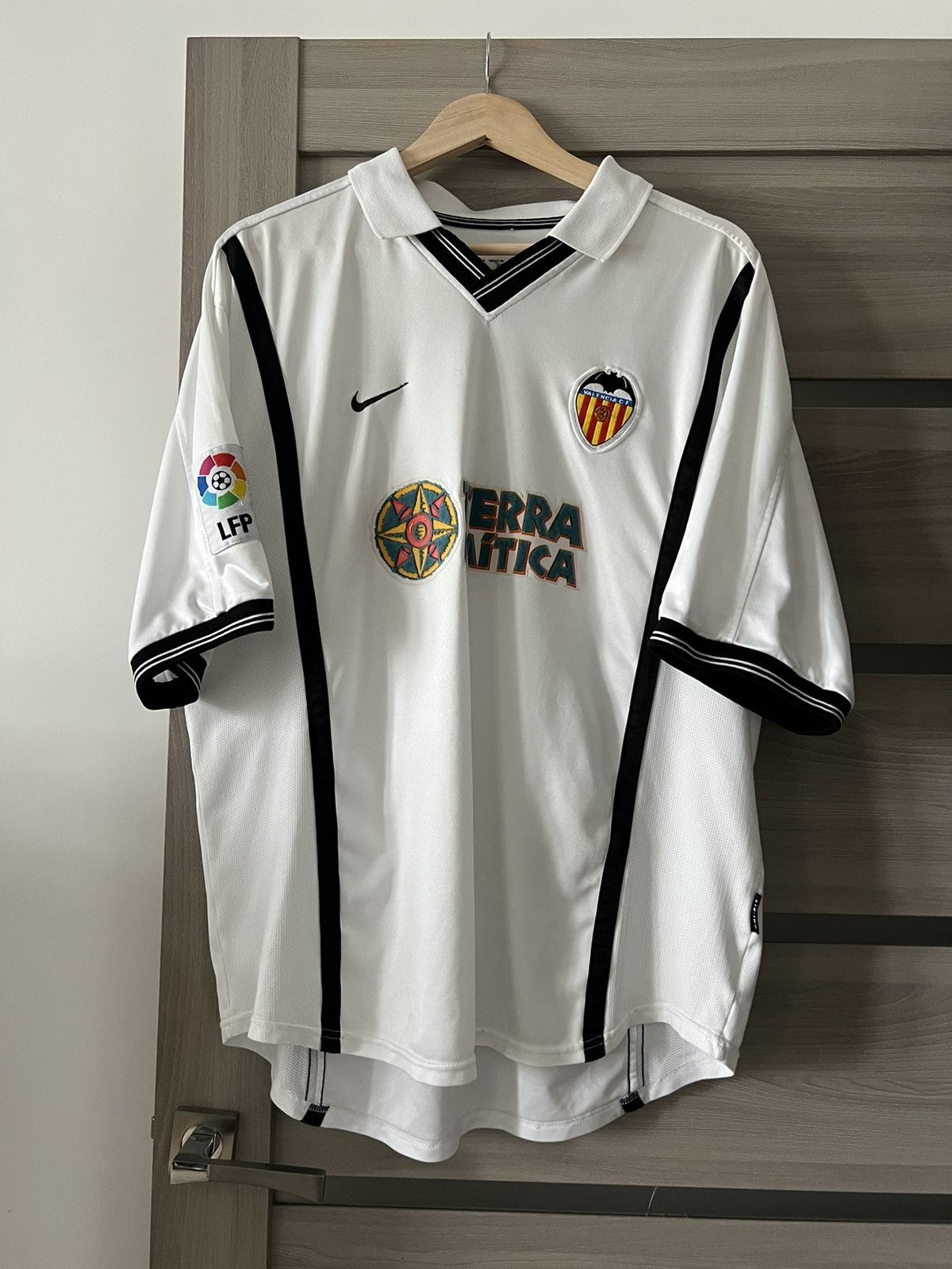 Nike Rare Vintage T-Shirt Nike Valencia F.C. 2001 Size US XL / EU 56 / 4 - 1 Thumbnail