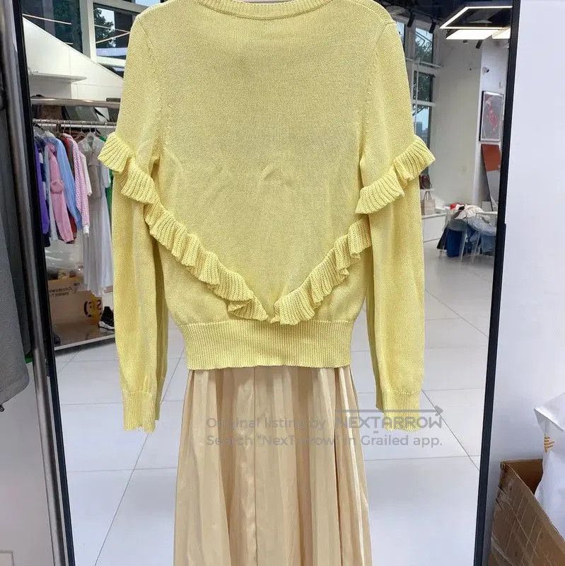 Valentino Valentino Yellow Wool Blend Midi Skirt . Size 24" / US 00 / IT 34 - 2 Thumbnail