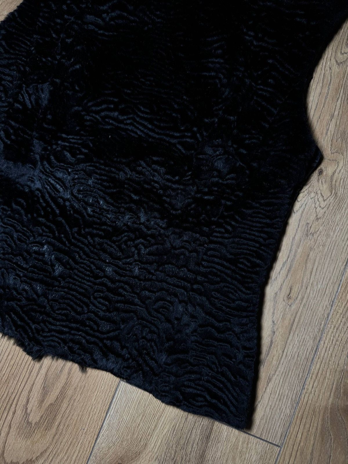 Moncler Women`s Moncler Black Textured Faux-Fur Vest Autentic Size L Size L / US 10 / IT 46 - 8 Thumbnail