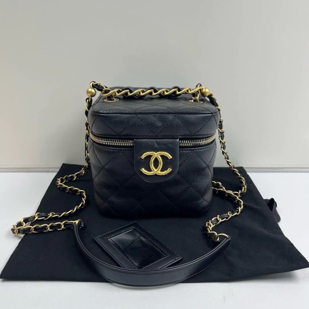 Chanel Pre-loved Bag Very good condition Size ONE SIZE - 1 Thumbnail