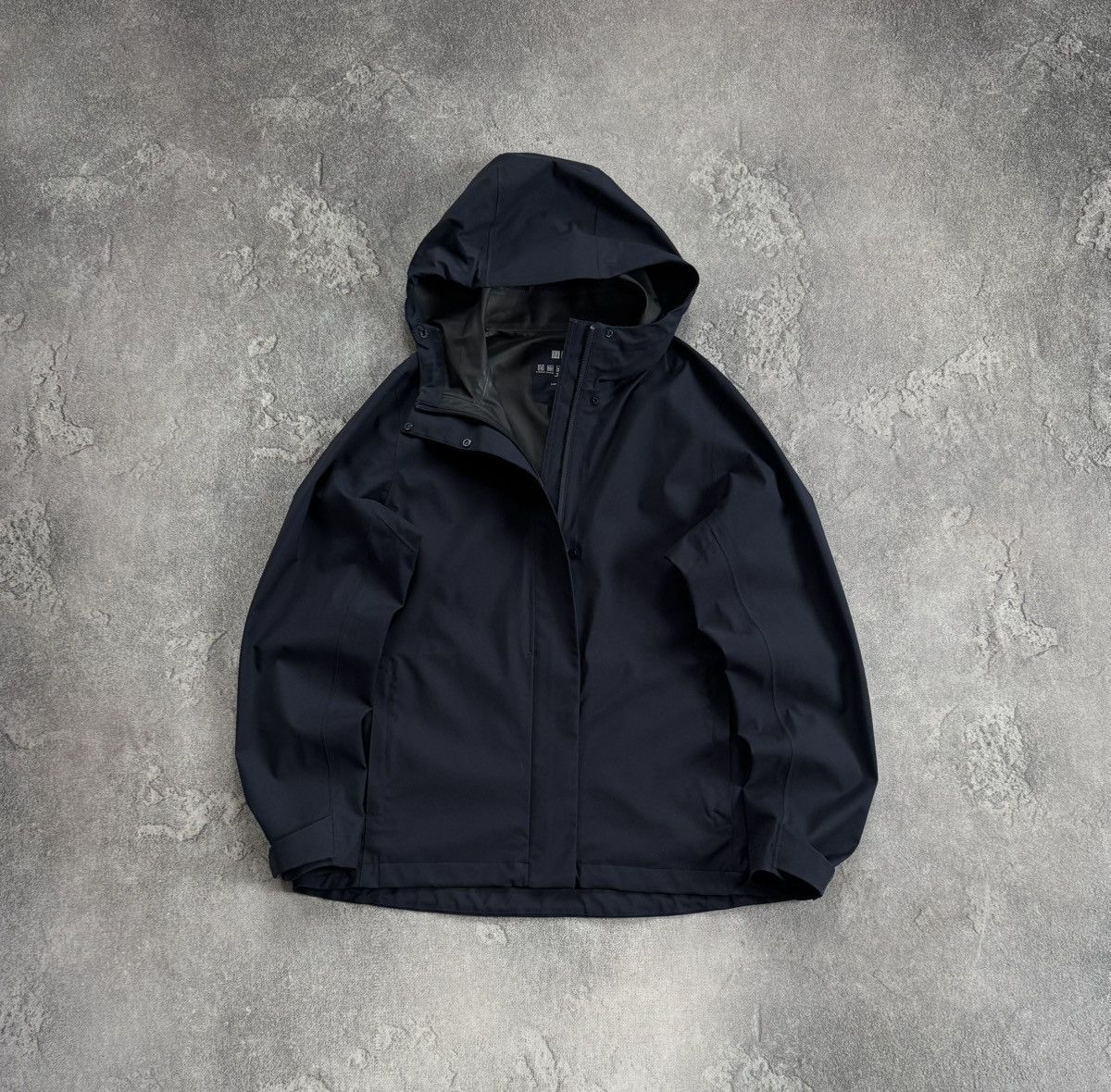 Uniqlo L/size waterproof windbreaker light jacket outdoor
