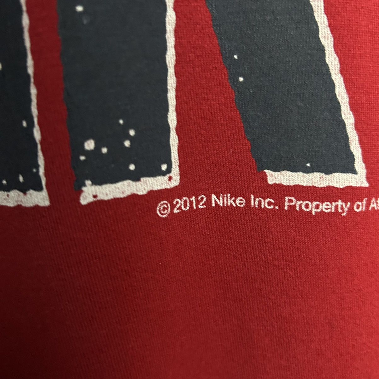 Nike Vintage Nike Big Logo 2012 Red Streetwear basic tee size L Size US L / EU 52-54 / 3 - 4 Thumbnail