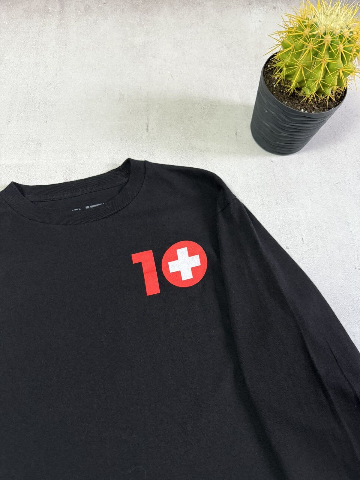 Eminem EMINEM 10 YEAR ANNIVERSARY RECOVERY LONG SLEEVE SHIRT BLACK Size US M / EU 48-50 / 2 - 2 Thumbnail