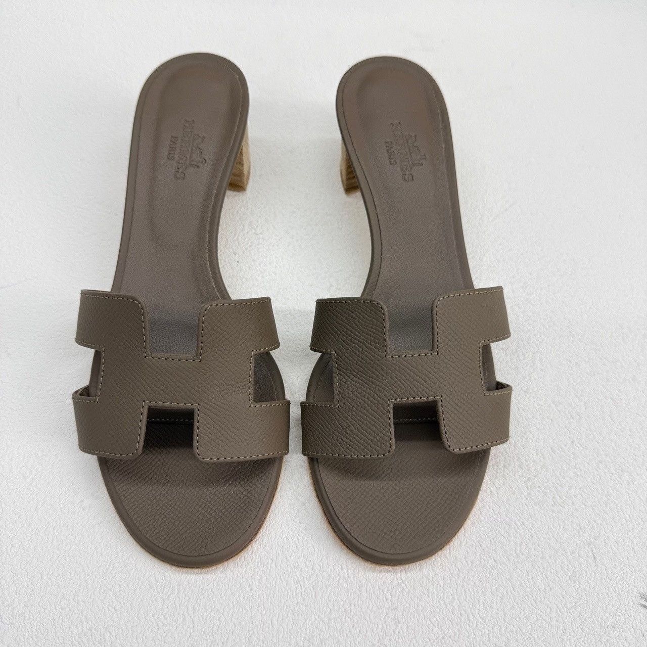 Hermes Hermes Gray Sandals us_5 Women Size US 5 / IT 35 - 1 Thumbnail