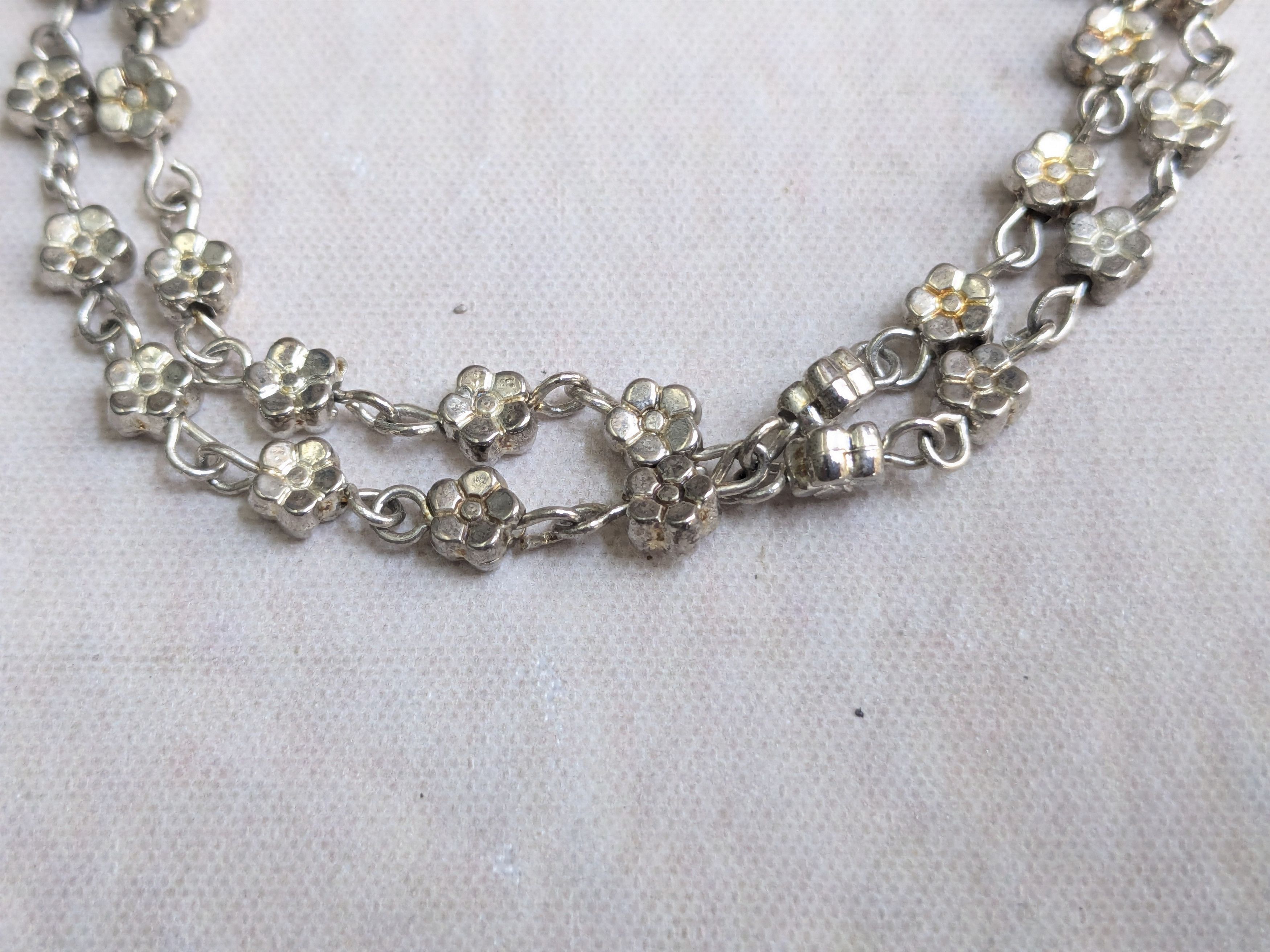 Jewelry Silver Necklace Flowers Floral 15" Y2K Cute Size ONE SIZE - 5 Thumbnail