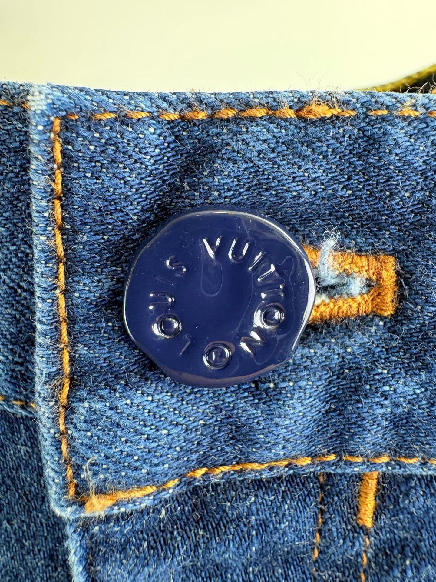 Louis Vuitton LOUIS VUITTON Navy Blue Jeans K1 Size US 34 / EU 50 - 4 Thumbnail